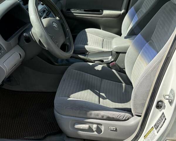 Білий Тойота Камрі, об'ємом двигуна 2.36 л та пробігом 268 тис. км за 4650 $, фото 8 на Automoto.ua