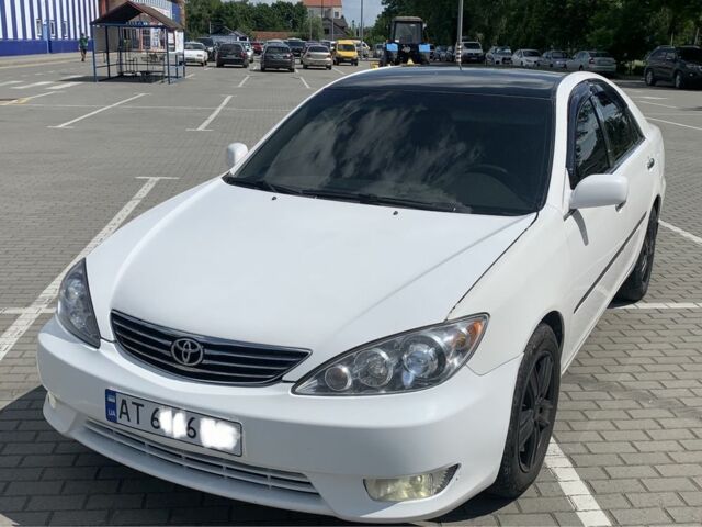 Белый Тойота Камри, объемом двигателя 2.4 л и пробегом 325 тыс. км за 5500 $, фото 3 на Automoto.ua