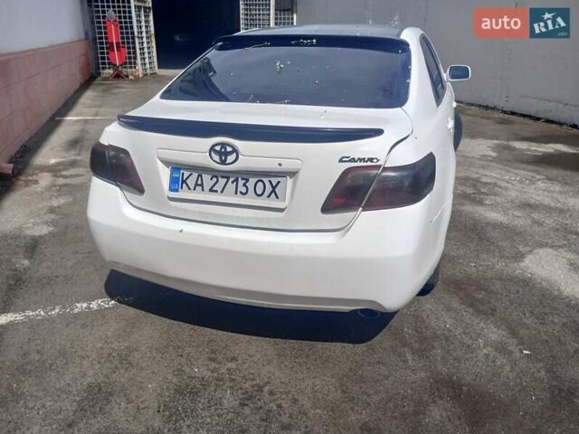 Белый Тойота Камри, объемом двигателя 2.4 л и пробегом 298 тыс. км за 6700 $, фото 22 на Automoto.ua