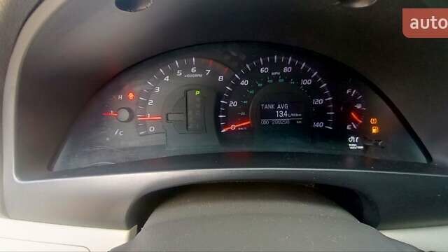 Белый Тойота Камри, объемом двигателя 2.4 л и пробегом 298 тыс. км за 6700 $, фото 2 на Automoto.ua