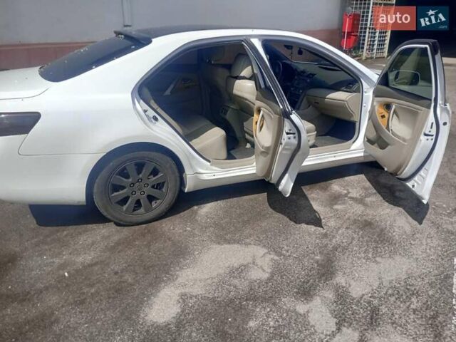 Белый Тойота Камри, объемом двигателя 2.4 л и пробегом 298 тыс. км за 6700 $, фото 17 на Automoto.ua