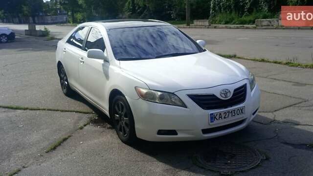 Белый Тойота Камри, объемом двигателя 2.4 л и пробегом 298 тыс. км за 6700 $, фото 6 на Automoto.ua