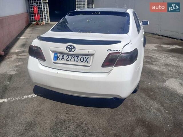 Белый Тойота Камри, объемом двигателя 2.4 л и пробегом 298 тыс. км за 6700 $, фото 15 на Automoto.ua