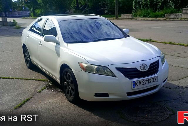 Белый Тойота Камри, объемом двигателя 2.4 л и пробегом 288 тыс. км за 6100 $, фото 3 на Automoto.ua