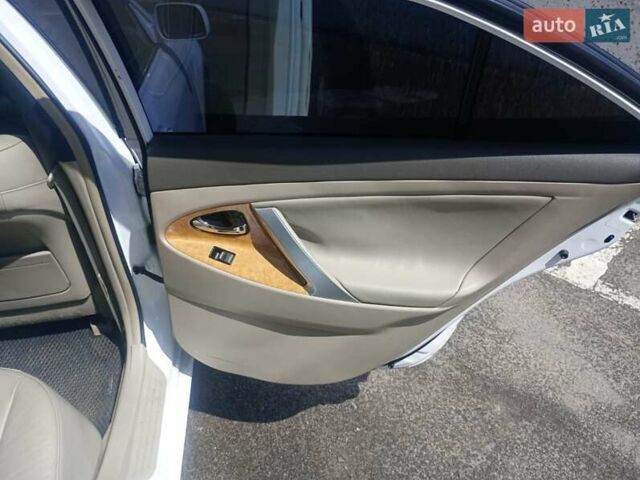 Белый Тойота Камри, объемом двигателя 2.4 л и пробегом 298 тыс. км за 6700 $, фото 20 на Automoto.ua