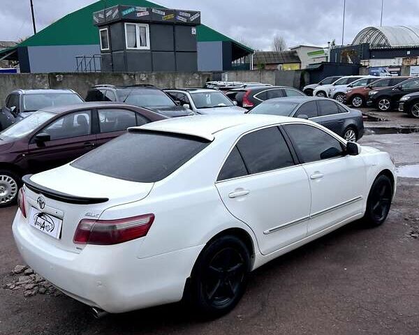 Тойота Камри 2006 в Чернигове на Automoto.ua Белый Тойота Камри, объемом двигателя 2.4 л и пробегом 293 тыс. км за 7500 $, фото 2 на Automoto.ua