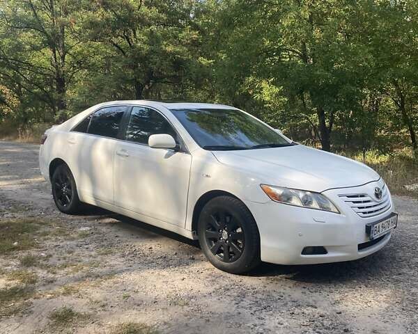 Белый Тойота Камри, объемом двигателя 3.46 л и пробегом 280 тыс. км за 6300 $, фото 5 на Automoto.ua