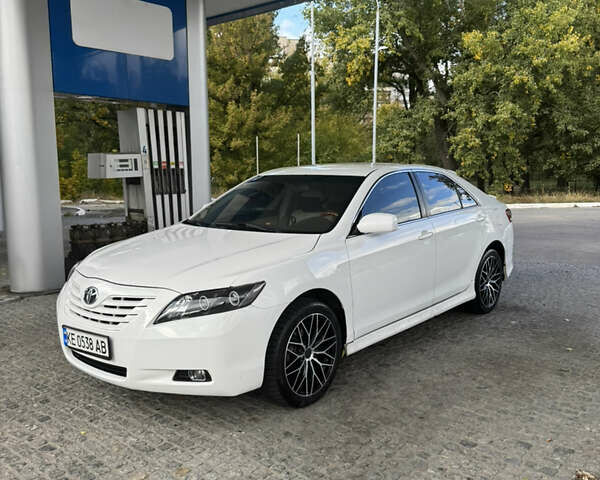 Білий Тойота Камрі, об'ємом двигуна 2.4 л та пробігом 288 тис. км за 7400 $, фото 3 на Automoto.ua