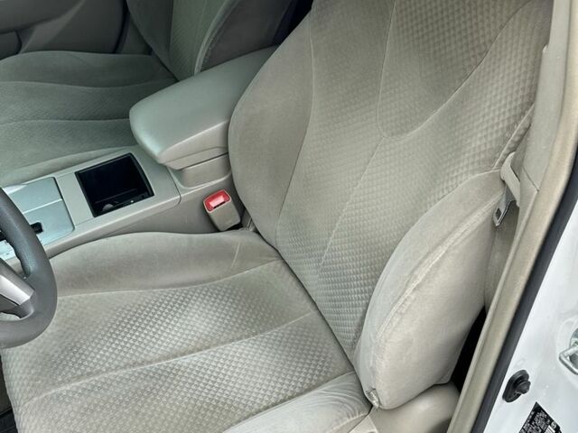 Белый Тойота Камри, объемом двигателя 0 л и пробегом 230 тыс. км за 8050 $, фото 8 на Automoto.ua