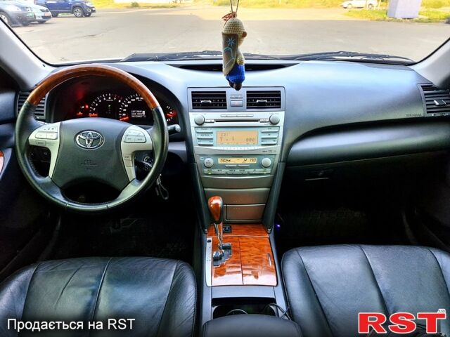 Белый Тойота Камри, объемом двигателя 3.5 л и пробегом 223 тыс. км за 8999 $, фото 9 на Automoto.ua