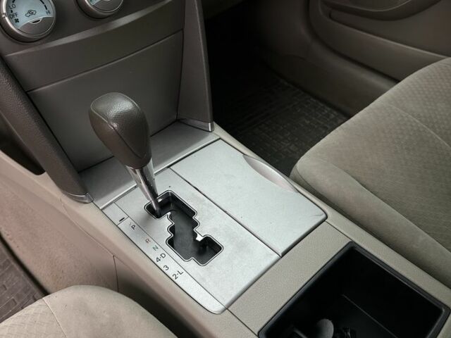 Белый Тойота Камри, объемом двигателя 0 л и пробегом 230 тыс. км за 8050 $, фото 9 на Automoto.ua