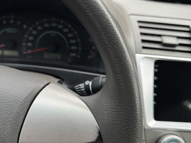 Белый Тойота Камри, объемом двигателя 2.4 л и пробегом 134 тыс. км за 7800 $, фото 13 на Automoto.ua