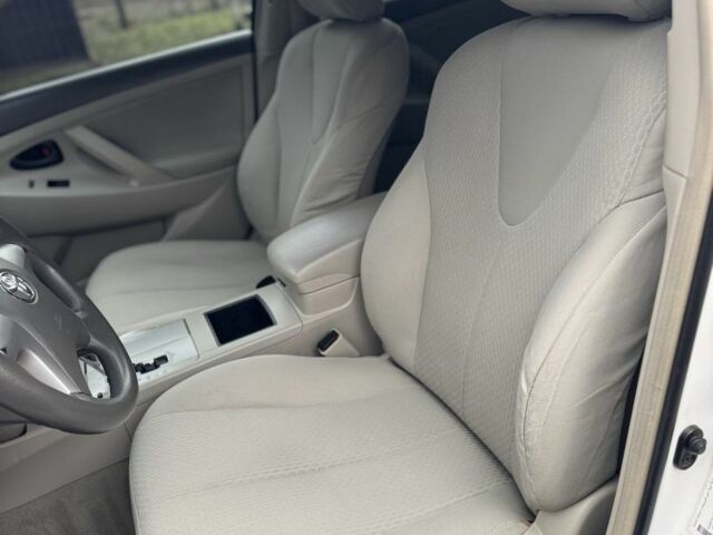 Белый Тойота Камри, объемом двигателя 2.4 л и пробегом 134 тыс. км за 7800 $, фото 9 на Automoto.ua