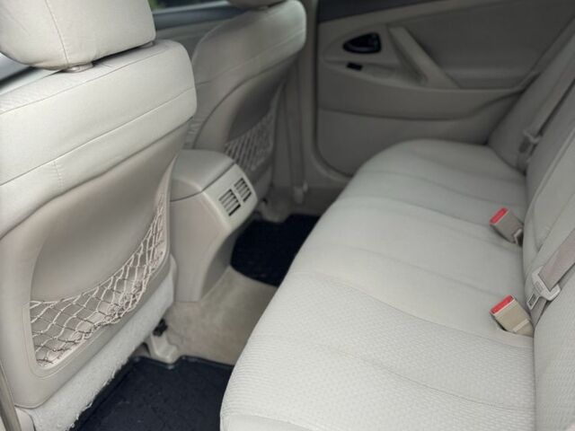 Белый Тойота Камри, объемом двигателя 2.4 л и пробегом 134 тыс. км за 7800 $, фото 7 на Automoto.ua