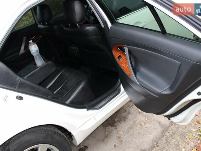 Тойота Камри 2008 в Верхнеднепровске на Automoto.ua Белый Тойота Камри, объемом двигателя 3.46 л и пробегом 281 тыс. км за 9800 $, фото 21 на Automoto.ua