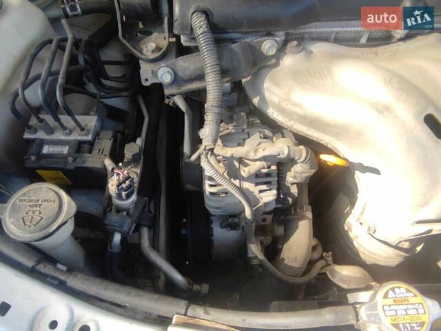 Белый Тойота Камри, объемом двигателя 2.4 л и пробегом 285 тыс. км за 6900 $, фото 5 на Automoto.ua