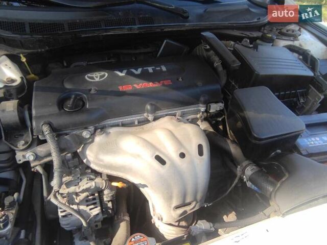Белый Тойота Камри, объемом двигателя 2.4 л и пробегом 285 тыс. км за 6900 $, фото 4 на Automoto.ua