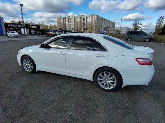 Білий Тойота Камрі, об'ємом двигуна 3.5 л та пробігом 223 тис. км за 9500 $, фото 1 на Automoto.ua