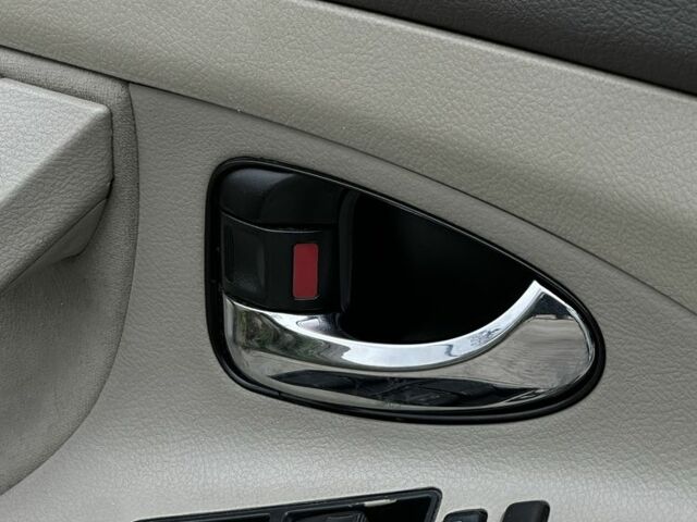 Белый Тойота Камри, объемом двигателя 0 л и пробегом 230 тыс. км за 8050 $, фото 10 на Automoto.ua