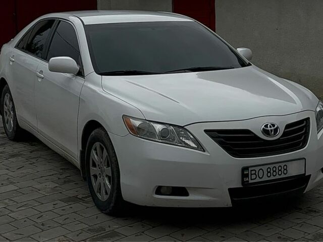 Белый Тойота Камри, объемом двигателя 0 л и пробегом 230 тыс. км за 8050 $, фото 4 на Automoto.ua