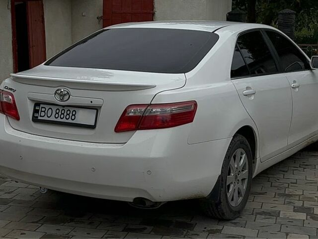 Белый Тойота Камри, объемом двигателя 0 л и пробегом 230 тыс. км за 8050 $, фото 3 на Automoto.ua