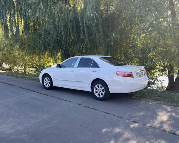 Белый Тойота Камри, объемом двигателя 2.36 л и пробегом 230 тыс. км за 4999 $, фото 12 на Automoto.ua