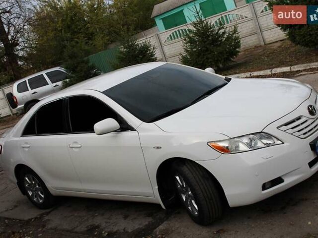 Тойота Камри 2008 в Верхнеднепровске на Automoto.ua Белый Тойота Камри, объемом двигателя 3.46 л и пробегом 281 тыс. км за 9800 $, фото 2 на Automoto.ua