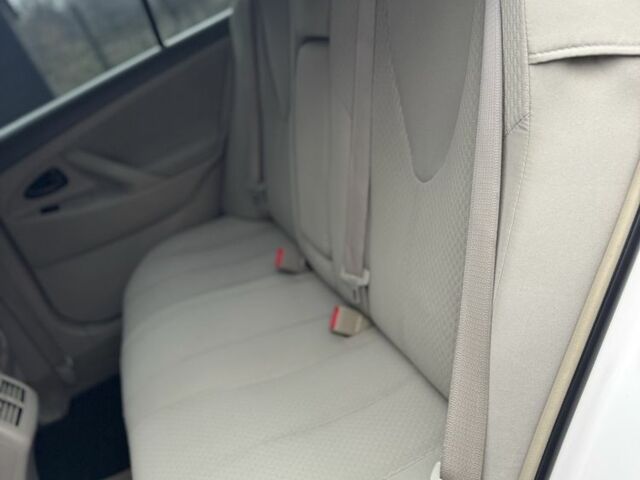 Белый Тойота Камри, объемом двигателя 2.4 л и пробегом 134 тыс. км за 7800 $, фото 6 на Automoto.ua