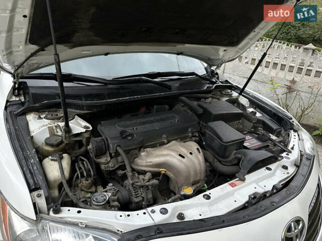 Белый Тойота Камри, объемом двигателя 2.36 л и пробегом 235 тыс. км за 8000 $, фото 7 на Automoto.ua