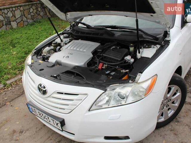 Тойота Камри 2008 в Верхнеднепровске на Automoto.ua Белый Тойота Камри, объемом двигателя 3.46 л и пробегом 281 тыс. км за 9800 $, фото 13 на Automoto.ua