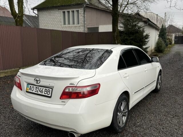 Белый Тойота Камри, объемом двигателя 2.4 л и пробегом 134 тыс. км за 7800 $, фото 3 на Automoto.ua