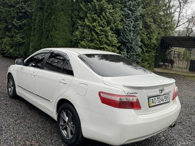 Белый Тойота Камри, объемом двигателя 2.4 л и пробегом 134 тыс. км за 7800 $, фото 2 на Automoto.ua