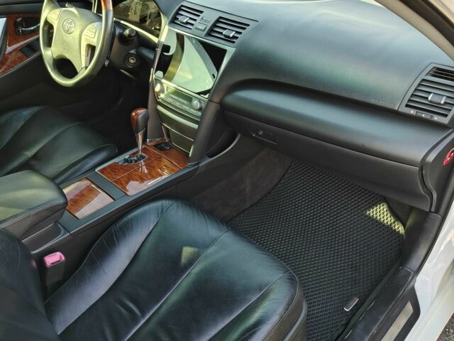 Білий Тойота Камрі, об'ємом двигуна 3.5 л та пробігом 223 тис. км за 9500 $, фото 17 на Automoto.ua