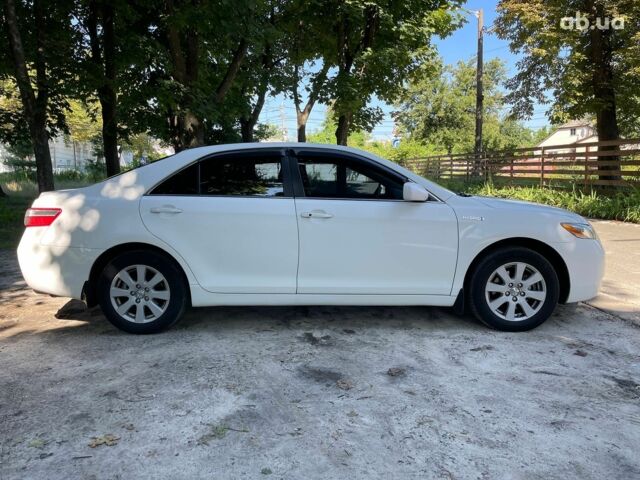 Белый Тойота Камри, объемом двигателя 2.4 л и пробегом 312 тыс. км за 8190 $, фото 7 на Automoto.ua