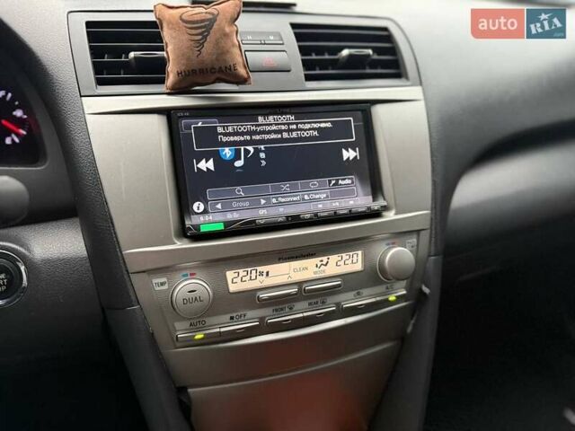 Белый Тойота Камри, объемом двигателя 3.46 л и пробегом 281 тыс. км за 12990 $, фото 20 на Automoto.ua