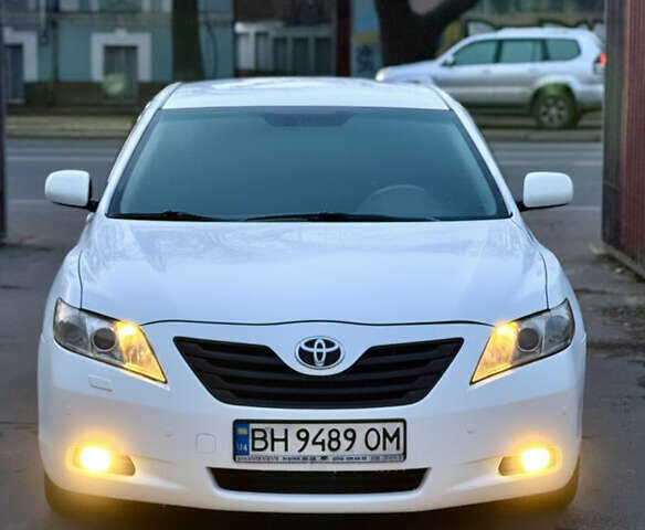 Белый Тойота Камри, объемом двигателя 3.5 л и пробегом 286 тыс. км за 7650 $, фото 3 на Automoto.ua