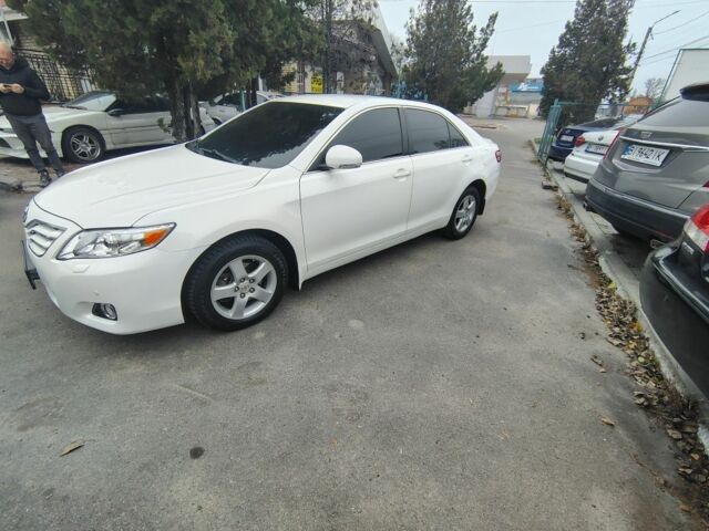 Білий Тойота Камрі, об'ємом двигуна 2.4 л та пробігом 197 тис. км за 9800 $, фото 4 на Automoto.ua