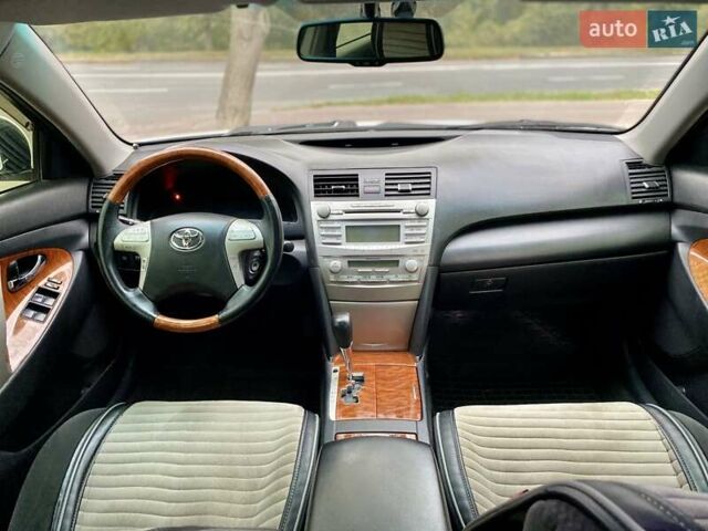 Белый Тойота Камри, объемом двигателя 2.4 л и пробегом 227 тыс. км за 10350 $, фото 10 на Automoto.ua