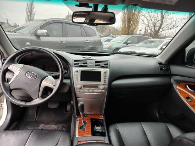 Білий Тойота Камрі, об'ємом двигуна 2.4 л та пробігом 197 тис. км за 9800 $, фото 7 на Automoto.ua