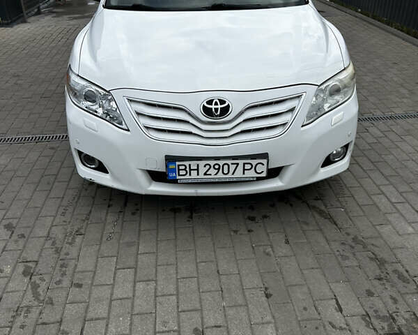 Белый Тойота Камри, объемом двигателя 2.4 л и пробегом 292 тыс. км за 8300 $, фото 10 на Automoto.ua