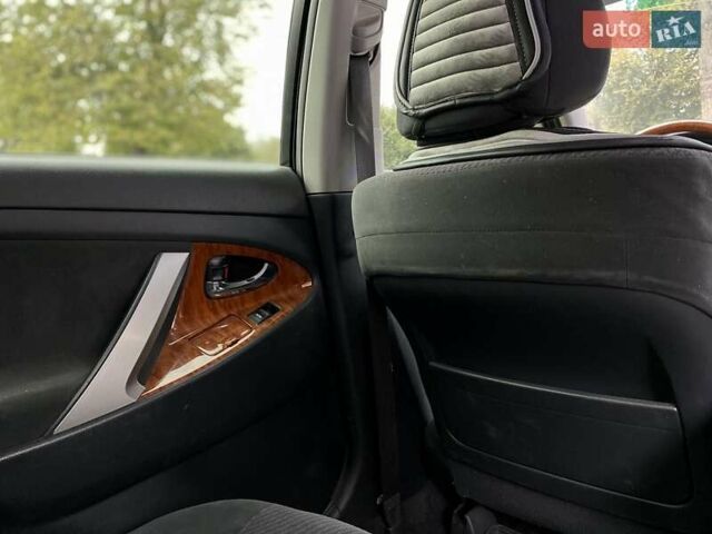 Белый Тойота Камри, объемом двигателя 2.4 л и пробегом 227 тыс. км за 10350 $, фото 14 на Automoto.ua