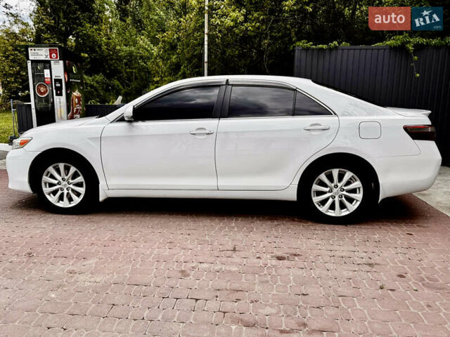 Белый Тойота Камри, объемом двигателя 2.36 л и пробегом 219 тыс. км за 11500 $, фото 4 на Automoto.ua