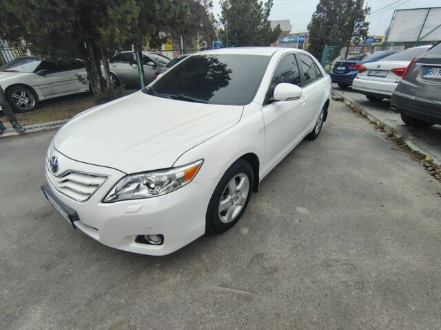 Білий Тойота Камрі, об'ємом двигуна 2.4 л та пробігом 197 тис. км за 9800 $, фото 3 на Automoto.ua