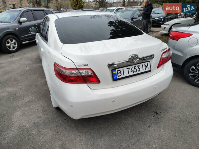 Белый Тойота Камри, объемом двигателя 2.4 л и пробегом 197 тыс. км за 9900 $, фото 8 на Automoto.ua