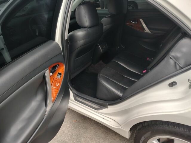 Білий Тойота Камрі, об'ємом двигуна 2.4 л та пробігом 197 тис. км за 9800 $, фото 6 на Automoto.ua