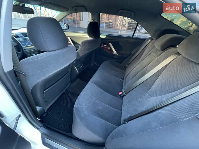 Белый Тойота Камри, объемом двигателя 2.36 л и пробегом 219 тыс. км за 11500 $, фото 9 на Automoto.ua
