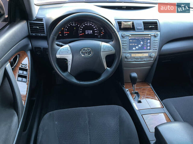 Белый Тойота Камри, объемом двигателя 2.36 л и пробегом 219 тыс. км за 11500 $, фото 11 на Automoto.ua