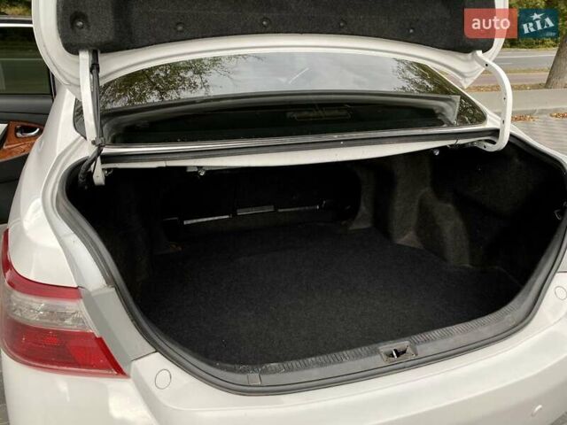 Белый Тойота Камри, объемом двигателя 2.4 л и пробегом 227 тыс. км за 10350 $, фото 13 на Automoto.ua