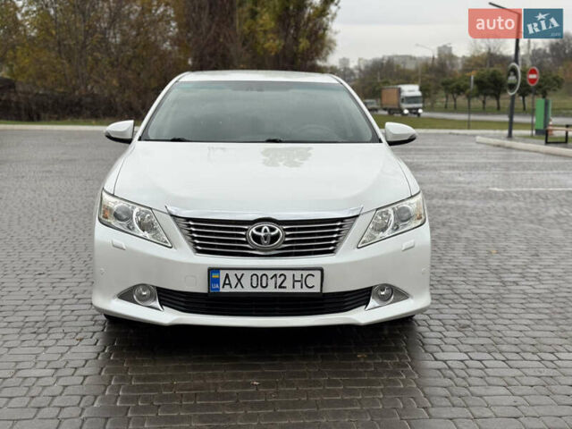 Белый Тойота Камри, объемом двигателя 2.5 л и пробегом 152 тыс. км за 12700 $, фото 11 на Automoto.ua