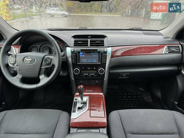 Белый Тойота Камри, объемом двигателя 2.5 л и пробегом 152 тыс. км за 12700 $, фото 24 на Automoto.ua